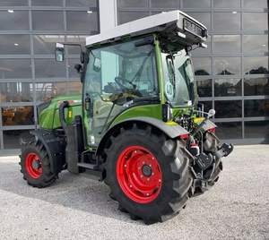Tractor de Viñedo Estrecho de Alta Potencia Fendt 209V Profi Gen3 de 91 CV con Motor Deutz, Transmisión CVT Vario, Bomba y Caja de Cambios - Product Image 1