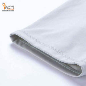 กางเกงขาสั้นรัดกล้ามเนื้อสำหรับผู้ชายสีทึบทำขึ้นเองสไตล์ใหม่ - Product Image 4