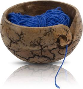 Cuenco de hilo de madera hecho a mano con gancho de remolino organizador de almacenamiento de ganchillo rústico artesanal soporte de hilo tejido - Product Image 1