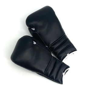 Gants de boxe en cuir véritable de qualité supérieure RTS, imperméables et à fermeture lacée, fabriqués sur mesure pour le sparring - Product Image 3