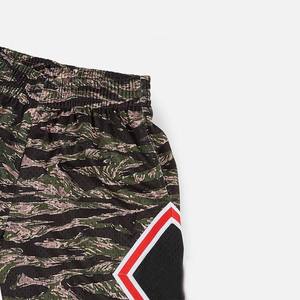 Pantalones cortos informales de alta calidad para hombre, shorts masculinos de color sólido, de malla de poliéster, para correr y gimnasio - Product Image 4