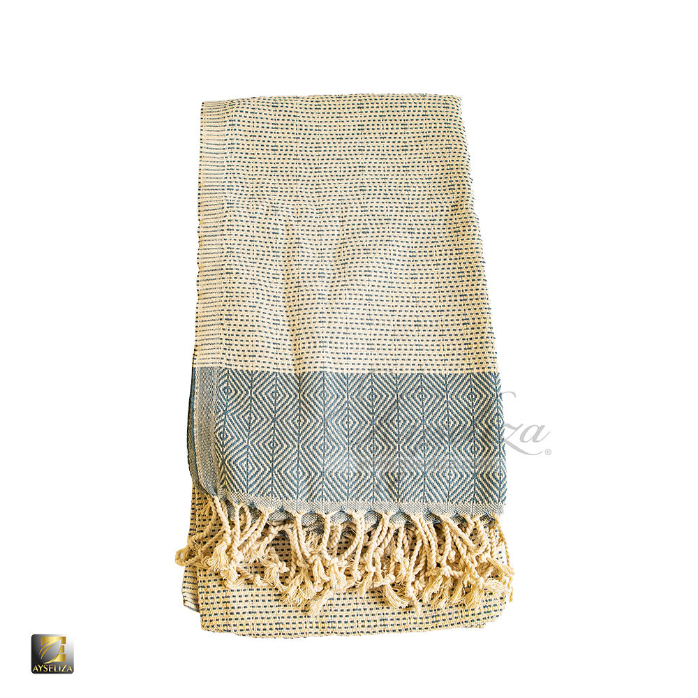 สีน้ำเงินอมเขียว