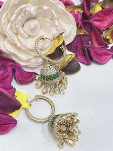 ต่างหูทองเหลืองชุบทองคุณภาพสูงประดับเพชรซิร์คอน ดีไซน์เหมือนเพชร สำหรับผู้หญิง สวมใส่ในงานแต่งงาน งานเลี้ยงตอนเย็น แฟชั่น - Product Image 3