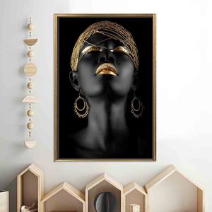 Lienzo Impreso: Elegante Mujer Negra con Arte de Labios Dorados, Efecto de Vidrio Teñido, Lienzo con Marco Dorado - Product Image 1
