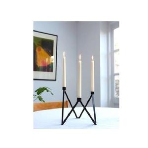 เชิงเทียนโลหะสไตล์โบราณที่มีลวดลายดอกไม้ศิลปะงานฝีมือและการตกแต่งที่น่าดึงดูดสำหรับโอกาสพิเศษหรือบ้าน - Product Image 2