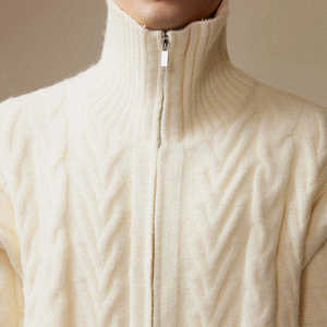 Pull col montant en maille torsadée zippé pour homme - Product Image 3