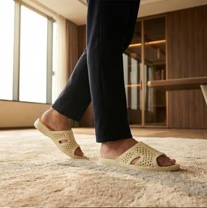 รองเท้าแตะแบบสวมเปิดนิ้วเท้า EVA สวมใส่สบายทุกฤดู ยางคุณภาพสูง ลายทาง ดีไซน์เวียดนาม Savato รองเท้าสไลด์ รองเท้าแตะในบ้านและนอกบ้าน - Product Image 1