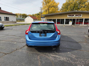 Vente en gros d'occasion 2015 pour V60 AWD T5 Premier 4 portes Break Volant à gauche Sièges en cuir avec caméra arrière Toit ouvrant Phares à LED - Product Image 4