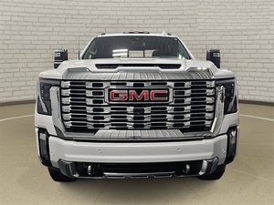 2024 G M C Siera 3500HD Denalli Crew Cab AWD Automatic Gearbox Rear <b>Camera</b> Smart Engine Aluminum Alloy Roof Rack Left Steering - Product Image 2