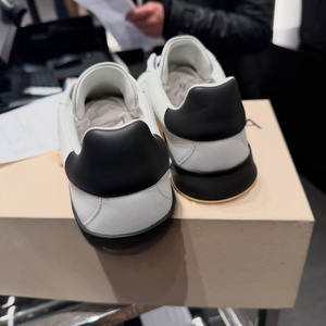 รองเท้าหนังดีไซเนอร์คุณภาพสูงปี 2026 รองเท้าผ้าใบ รองเท้าสเก็ตบอร์ด รองเท้าวิ่งสุดหรู รองเท้าลำลองสไตล์สปอร์ต รองเท้าเดิน - Product Image 3