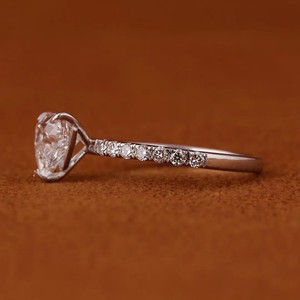 Bague de fiançailles en argent sterling 925 avec diamant moissanite taille cœur de 2,0 CT, nouveau style classique, sertissage à griffes pour les mariages - Product Image 2