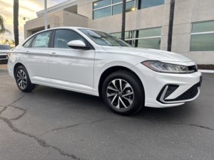 รถมือสองสภาพดี ปี 2025 โฟล์คสวาเกน เจ็ตต้า เอส วี4 1.5 ลิตร ขับเคลื่อนล้อหน้า - Product Image 2