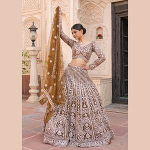 Venta caliente Exclusivo bordado Net Lehenga Choli con hojas de lentejuelas y diamantes blancos para damas de honor Ropa DE BODA DE LA India - Product Image 2
