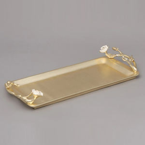 Plateau à chocolat en aluminium durable, fait main, écologique, au design accrocheur, avec accents floraux dorés, pour hôtels, boutiques de cadeaux, fêtes - Product Image 2