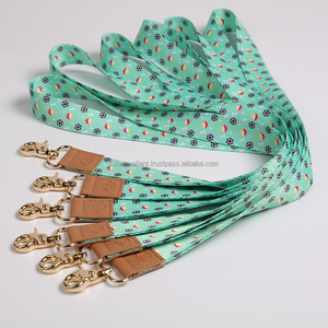 Venta al por mayor de lujo de alta calidad sostenible tejido etiquetas de prendas de vestir bordes suaves efecto etiquetas de ropa - Product Image 4