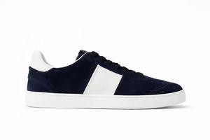 Baskets pour hommes en cuir véritable, fabriquées en Italie, à lacets, confortables, avec semelle intermédiaire personnalisable, idéales pour la prototypage. - Product Image 1