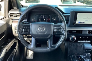 Véhicules d'occasion 2025 Tacoma SR5 4x4 Double Cabine 4 portes Prêts pour une livraison rapide - Product Image 3