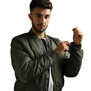 แจ็คเก็ตบอมเบอร์สีเขียวมะกอกสำหรับผู้ชาย รุ่นใหม่ ปี 2026 ผลิตจากไนลอน กันน้ำ กันลม คอตั้ง เป็นมิตรกับสิ่งแวดล้อม ขายส่งราคาสมเหตุสมผล - Product Image 2