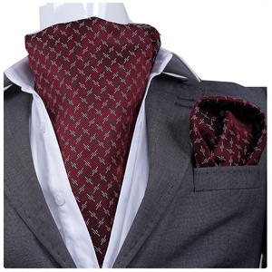 Ensemble de foulards Ascot et pochettes de costume en soie jacquard géométrique gris bordeaux, en soie de soie carrée - Product Image 1