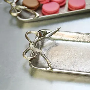 Bandeja de servicio de aluminio pulido de lujo con asas para exhibición de comida de restaurante de hotel en casa y servicio de catering al por mayor - Product Image 2