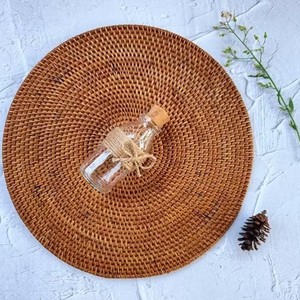 Manteles Individuales Redondos Hechos a Mano de Ratán Natural, Ecológicos, Vintage, Decoración Rústica, Decoración Boho para Mesa - Product Image 1