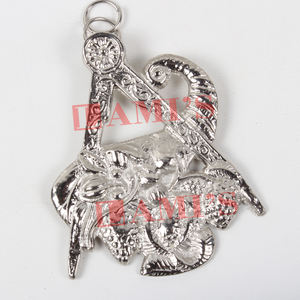 Collier d'officiers de loge en métal personnalisé Bijou d'intendants Médaille maçonnique plaquée argent Style traditionnel avec technique au pinceau - Product Image 6