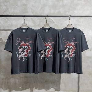 Ensemble T-shirt surdimensionné et short en coton respirant pour hommes impression de rue avec étiquette tissage tricoté pour la saison d'hiver - Product Image 3