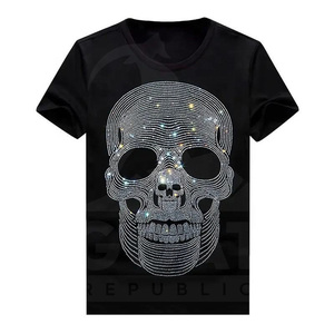 เสื้อยืดผู้ชายผ้าถักแบบระบายอากาศได้ ตกแต่งด้วยคริสตัล สั่งทำได้ ผ้าฝ้ายแท้ 100% สไตล์ไฮสตรีท MOQ ต่ำ สินค้ามาใหม่ ผลิตในปากีสถาน - Product Image 1