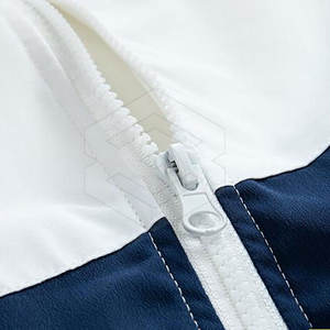 Chaqueta Deportiva de Invierno con Capucha para Hombre, Nueva Llegada de Fábrica, con Logotipo Frontal, Color y Talla Personalizables, Venta al Por Mayor - Product Image 4