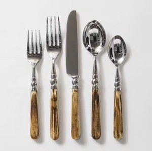 ชุดช้อนส้อมสแตนเลสอินเดียคุณภาพพรีเมียม ยั่งยืน ด้ามจับไม้ ขัดเงาแบบกระจก ดีไซน์ทันสมัย คุณภาพเกรดอาหาร รับสั่งทำตามความต้องการ - Product Image 1