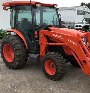 Tractor diésel Kubota MX6000 63HP de potencia nominal - Product Image 2