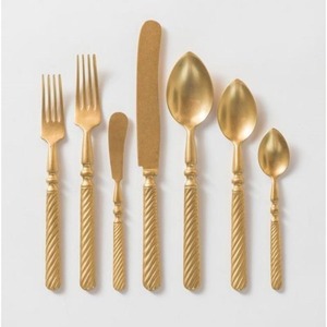 Ensemble de 4 couverts en laiton faits à la main, respectueux de l'environnement, alliant beauté et durabilité pour une expérience exceptionnelle - Product Image 6