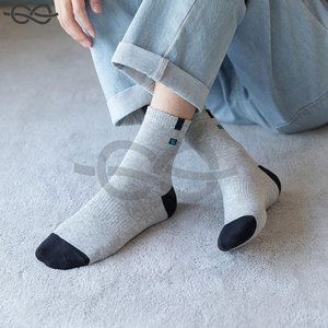 Chaussettes de sport en coton pour hommes Chaussettes souples et respirantes à motif de lettres Baskets à la mode Chaussettes de course d'été à mi-tube à haute élasticité - Product Image 4