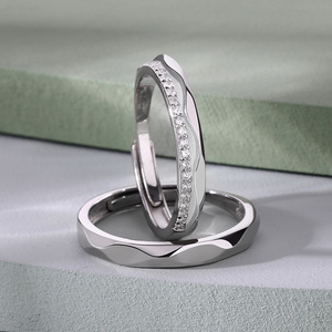 แหวนคู่เงินแท้ปรับขนาดได้ Jeulia Exclusive Mark of Love - Product Image 5