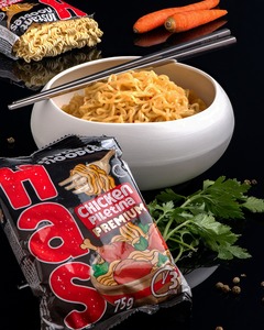 บะหมี่กึ่งสำเร็จรูปฮาลาลโคเชอร์ รสไก่พรีเมียม แป้งสาลี 75 กรัม ปรุงสุกใน 3 นาที อายุการเก็บรักษา 12 เดือน ไขมัน 18% - Product Image 2