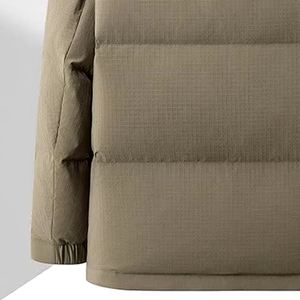 Veste d'hiver matelassée pour homme de haute qualité OEM ODM, devant en toile, imperméable, coupe-vent, col à capuche, teinture unie, prix de gros - Product Image 2
