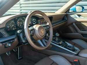 รถมือสอง ปี 2024 911 Carrera S Coupe ขับเคลื่อนล้อหลัง ล้อแม็ก R17 เบาะหนังสีเข้ม พวงมาลัยซ้าย เกียร์อัตโนมัติ หลังคาซันรูฟแบบพาโนรามา สภาพดี - Product Image 4