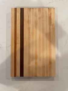 Planche à découper et plateau de service en bois - Durable, lavable au lave-vaisselle - Product Image 2