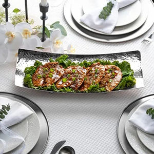 Plateau en métal argenté de luxe, élégant et durable, parfait pour la décoration de la maison et l'affichage des fêtes. - Product Image 4