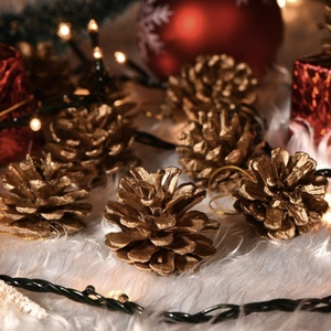 BIN LU Conos de pino de Navidad artificiales para decoración del hogar Adornos de Navidad para manualidades DIY Caja de embalaje - Product Image 1