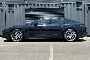 Porsche Panamera RWD 2026 - Product Image 3