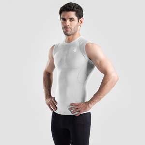 เสื้อกล้ามแขนกุดรัดรูป GA รุ่น 2.0 สีเทาเงินสำหรับผู้ชาย - Product Image 3