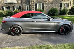 Mercedes-AMG C63 S Cabriolet 2021, Caja de Cambios Automática, Título Limpio, Sin Accidentes, con Bajo Kilometraje, Listo para Envío - Product Image 3