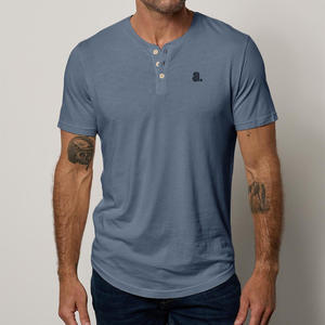 Camiseta Henley de Manga Corta para Hombre, con 2 o 3 Botones, Logotipo Personalizado, Camiseta Henley de Algodón para Hombre - Product Image 1