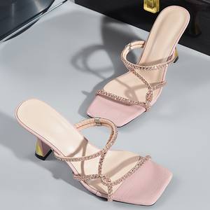 Sandalias de tacón de aguja súper alto para mujer, estilo slip-on, transpirables, de goma, en marrón y negro brillante, con punta cuadrada, nueva tendencia de verano 2026 - Product Image 4