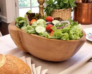 Cuenco decorativo de madera con textura de hojas talladas que añade calidez, carácter orgánico y encanto artesanal a la decoración de interiores del hogar. - Product Image 3