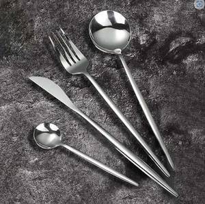 Ensemble de couverts élégant en acier inoxydable fini argent parfait pour les restaurants modernes de mariage et l'utilisation quotidienne - Product Image 2