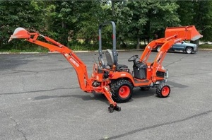 Tractor Utilitario Compacto Kubota BX25D Original de 23 HP |   Tractor Diésel 4x4 para Agricultura y Jardinería - Product Image 3