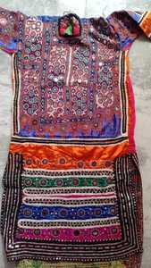 Kancoold — patchs brodés tribaux antiques en conception indienne, créée par de vrais vêtements vintage pour les créateurs, cheveux artisanaux - Product Image 2