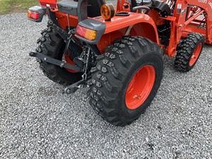 Tractor de Ruedas Kubota L2502HST de 25 HP, 4x4, para Pequeñas Explotaciones Agrícolas, Usado con Pocas Horas - Product Image 3